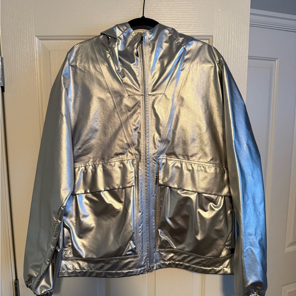 Lululemon Metallic Hooded Windbreakeraker